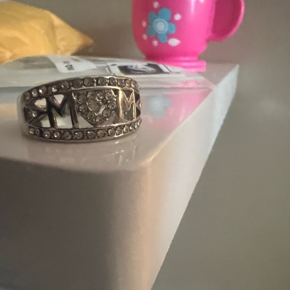 Mom ring - Picture 3 of 12